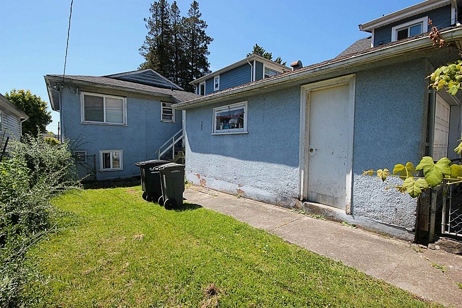 1333 E 41st Avenue Vancouver, BC - 12