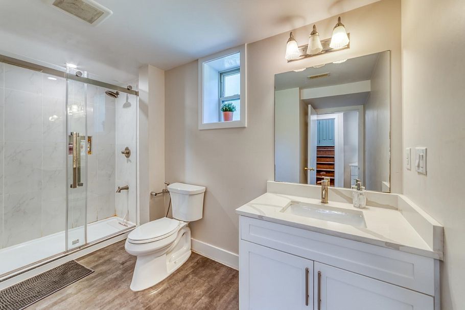 4902 Ranger Avenue North Vancouver, BC - 22