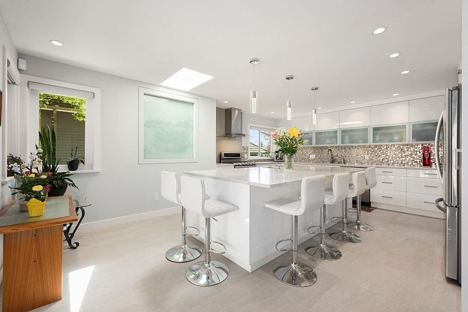 772 Regal Crescent North Vancouver, BC - 2