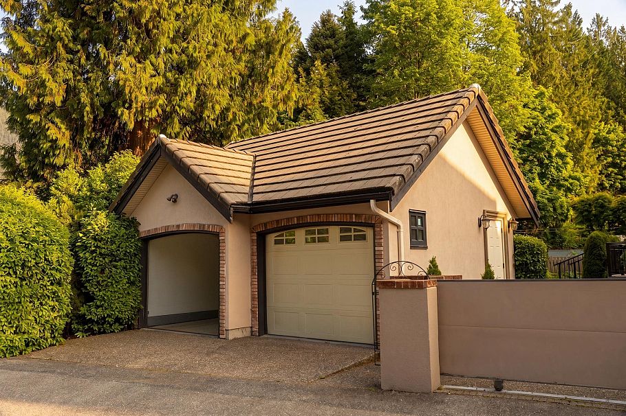 1134 Montroyal Boulevard North Vancouver, BC - 33