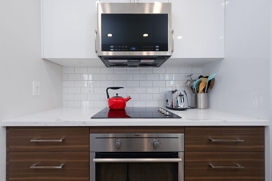 501 161 W Georgia Street Vancouver, BC - 4
