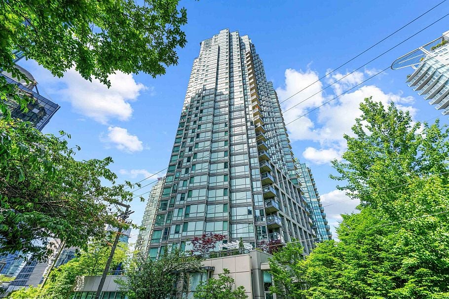 305 1328 W Pender Street Vancouver, BC - 33