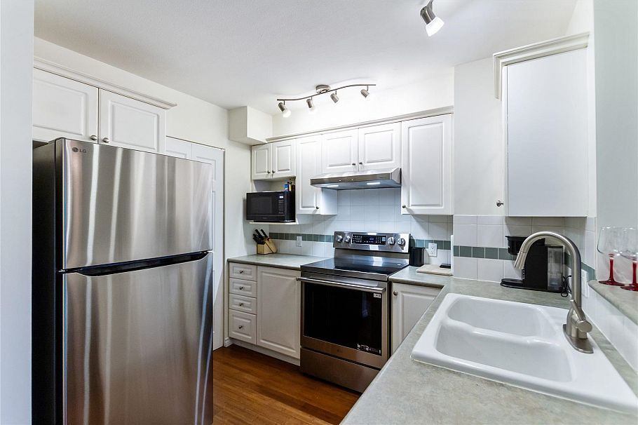 204 155 E 3rd Street North Vancouver, BC - 9