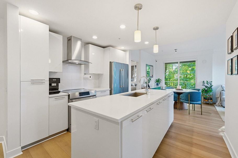 307 733 W 3rd Street North Vancouver, BC - 10