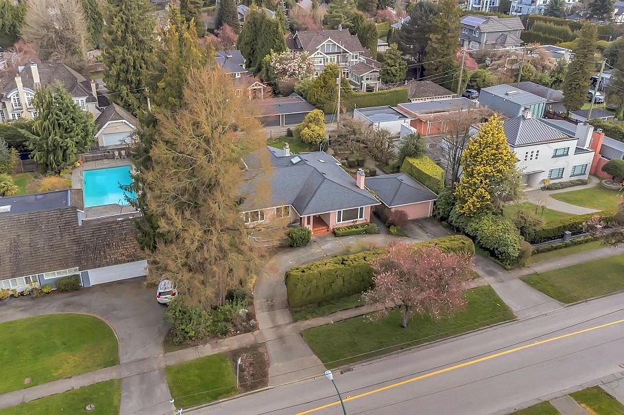 1549 W 33 Avenue Vancouver, BC - 38