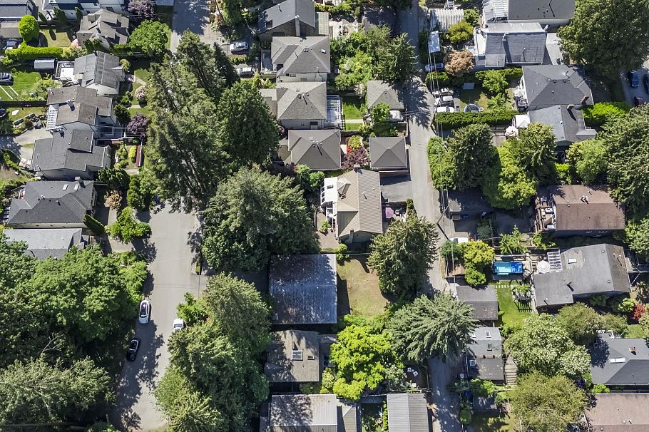 230 W 22nd Street North Vancouver, BC - 35