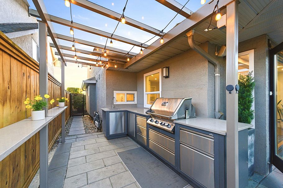 308 E 6th Street North Vancouver, BC - 38