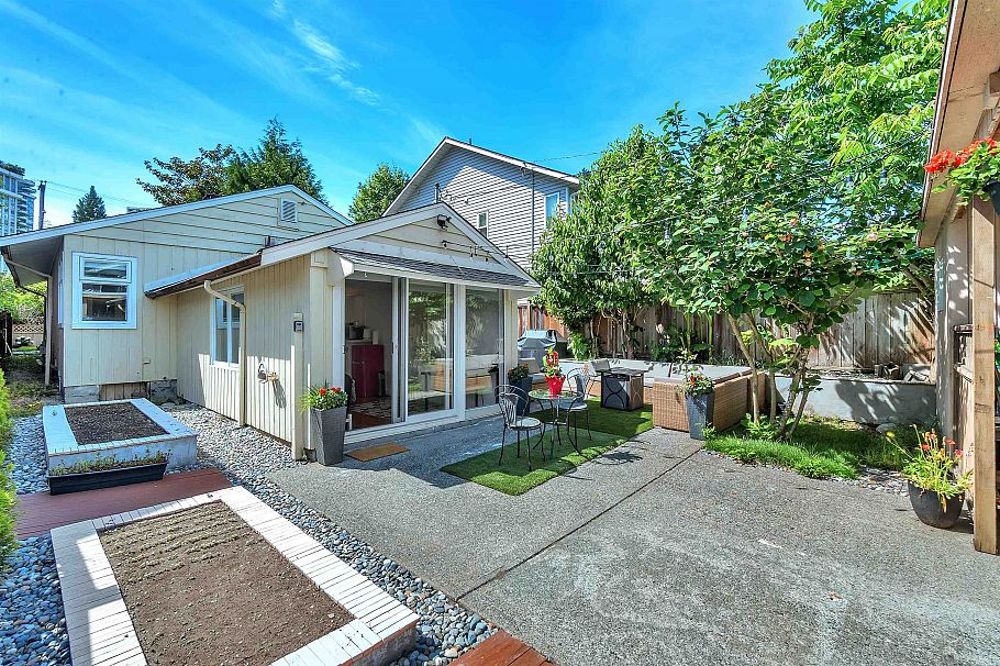 1698 Garden Avenue North Vancouver, BC - 18