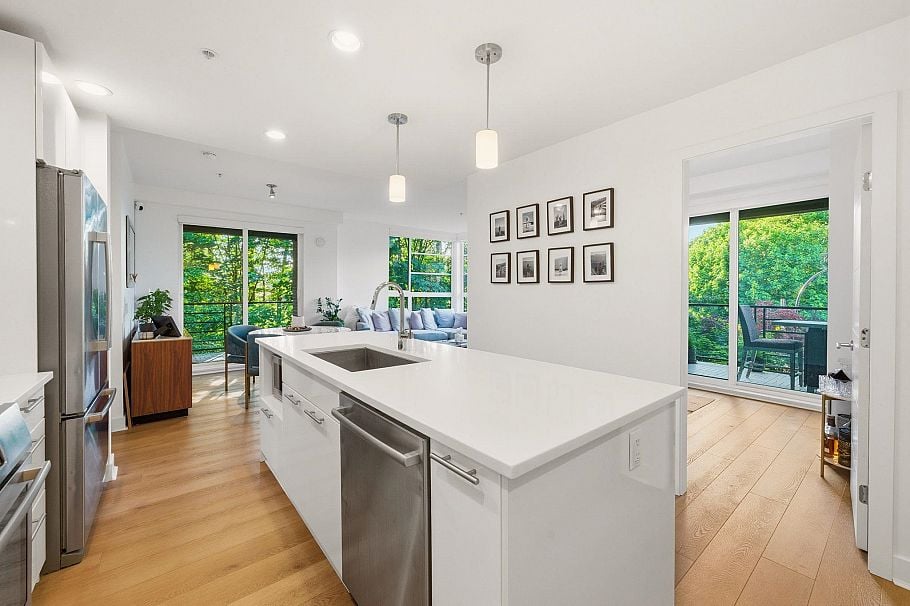 307 733 W 3rd Street North Vancouver, BC - 12