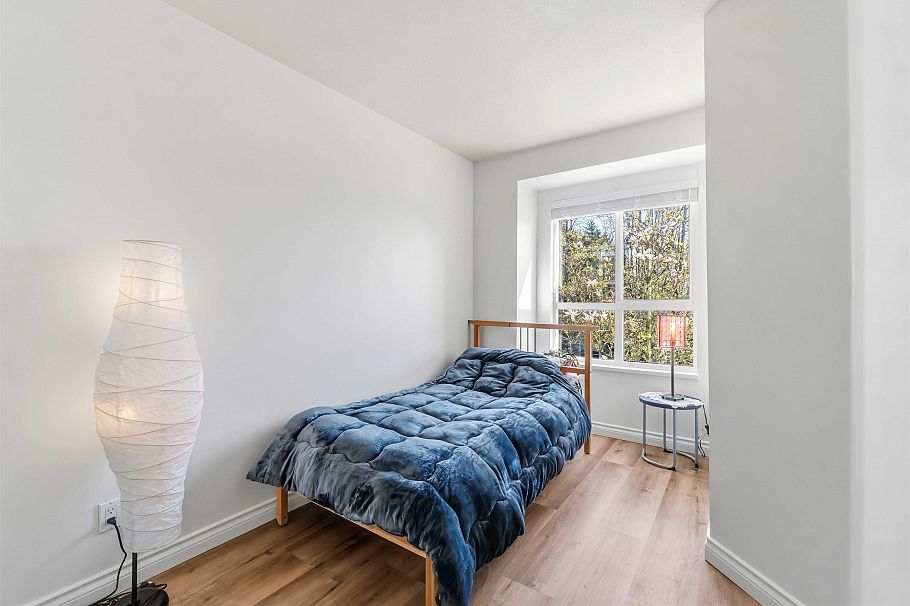 8433 Jellicoe Street Vancouver, BC - 21