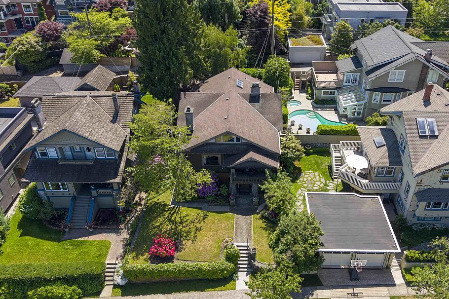 1986 W 35th Avenue Vancouver, BC - 36