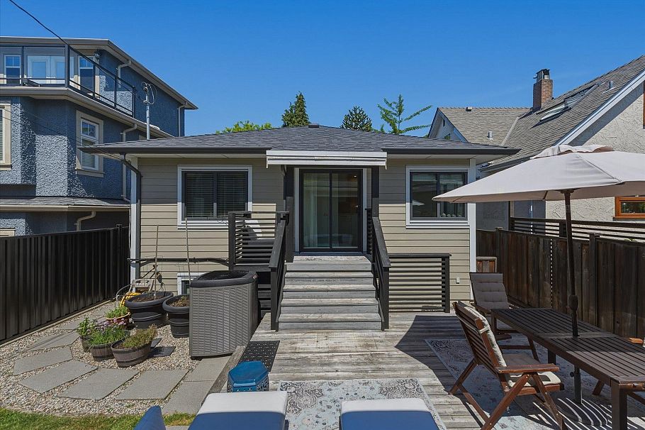 2614 Parker Street Vancouver, BC - 29