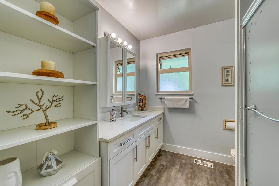 4902 Ranger Avenue North Vancouver, BC - 15