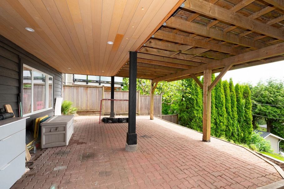 1185 Cloverley Street North Vancouver, BC - 38