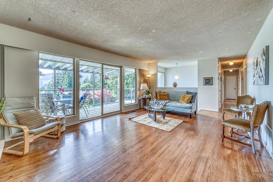 4902 Ranger Avenue North Vancouver, BC - 2
