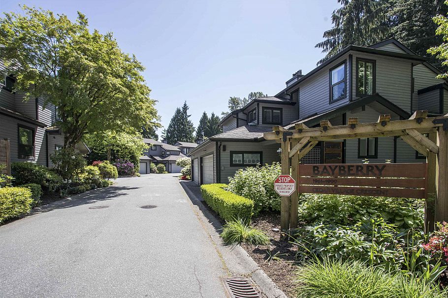 1989 Cedar Village Crescent North Vancouver, BC - 36