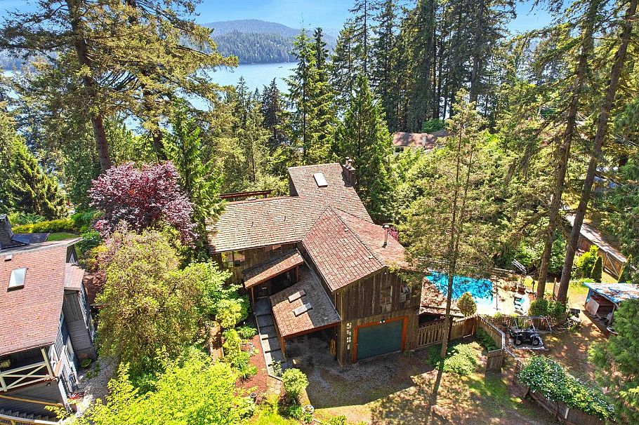 5481 Indian River Drive North Vancouver, BC - 1