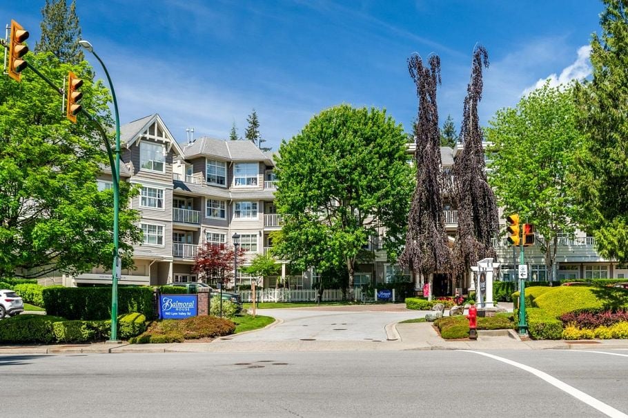 113 960 Lynn Valley Road Vancouver, BC - 1