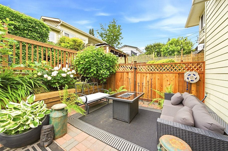 562 W Keith Road North Vancouver, BC - 22