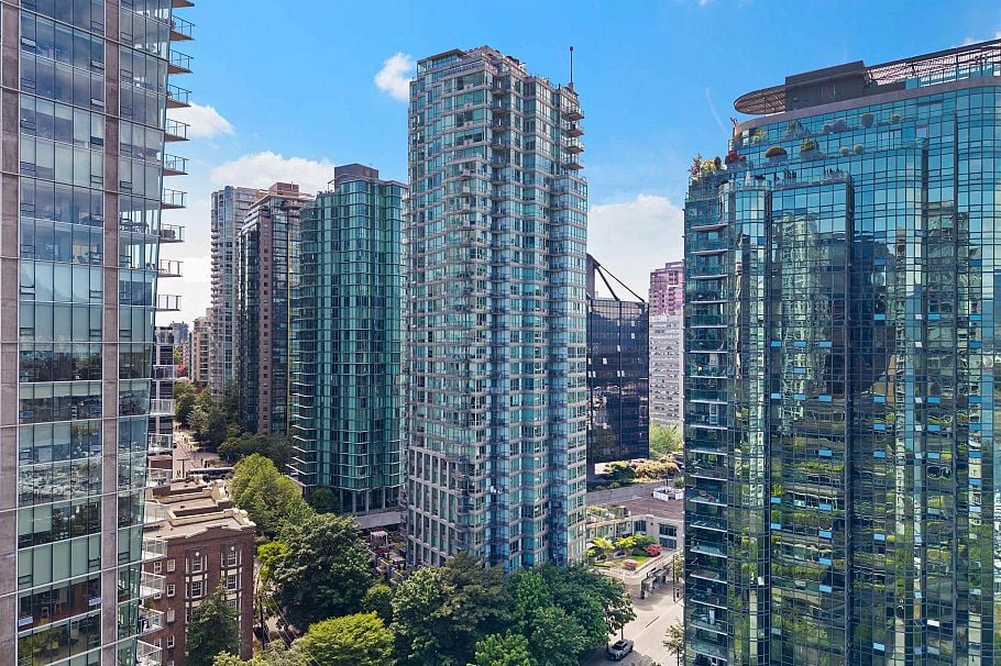 305 1328 W Pender Street Vancouver, BC - 39