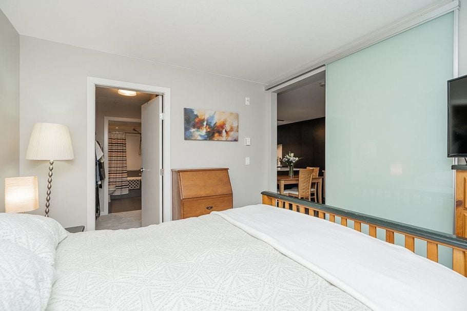 207 1677 Lloyd Avenue North Vancouver, BC - 16