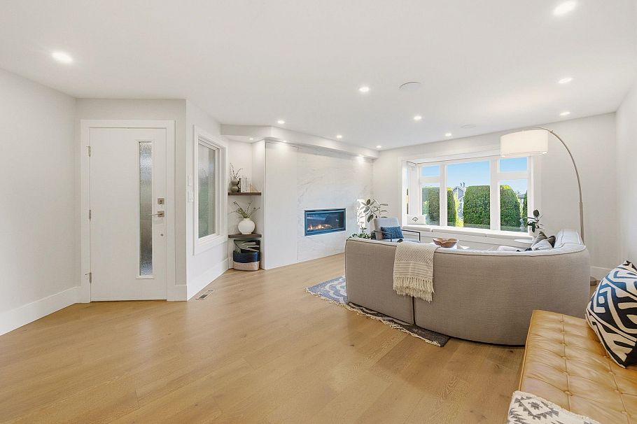 308 E 6th Street North Vancouver, BC - 20