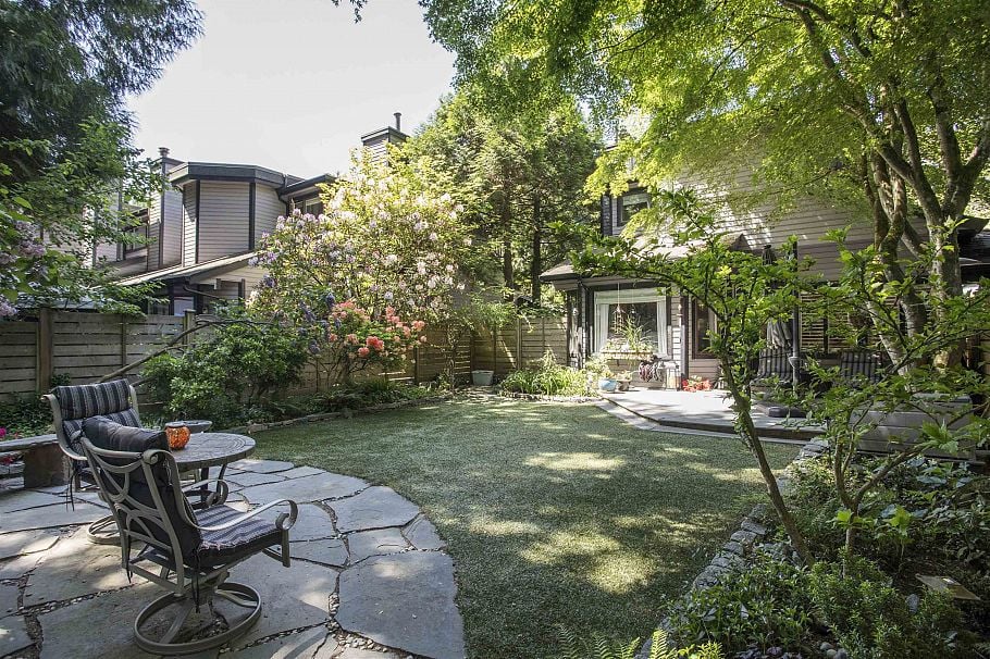 1989 Cedar Village Crescent North Vancouver, BC - 33