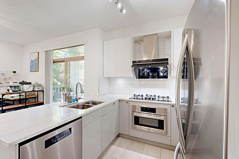 211 2083 W 33rd Avenue Vancouver, BC - 16