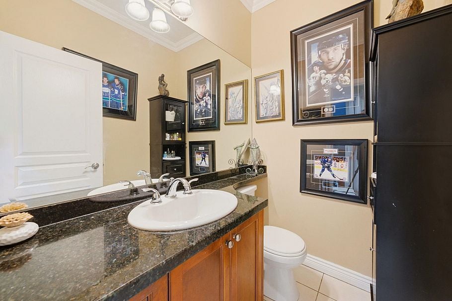 562 W Keith Road North Vancouver, BC - 20