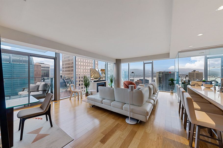 3202 667 Howe Street Vancouver, BC - 2
