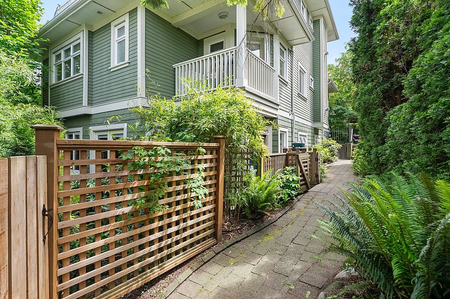 357 W 11th Avenue Vancouver, BC - 36