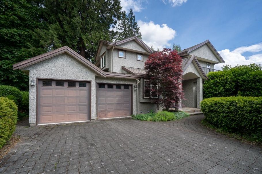 4986 Shirley Avenue North Vancouver, BC - 2