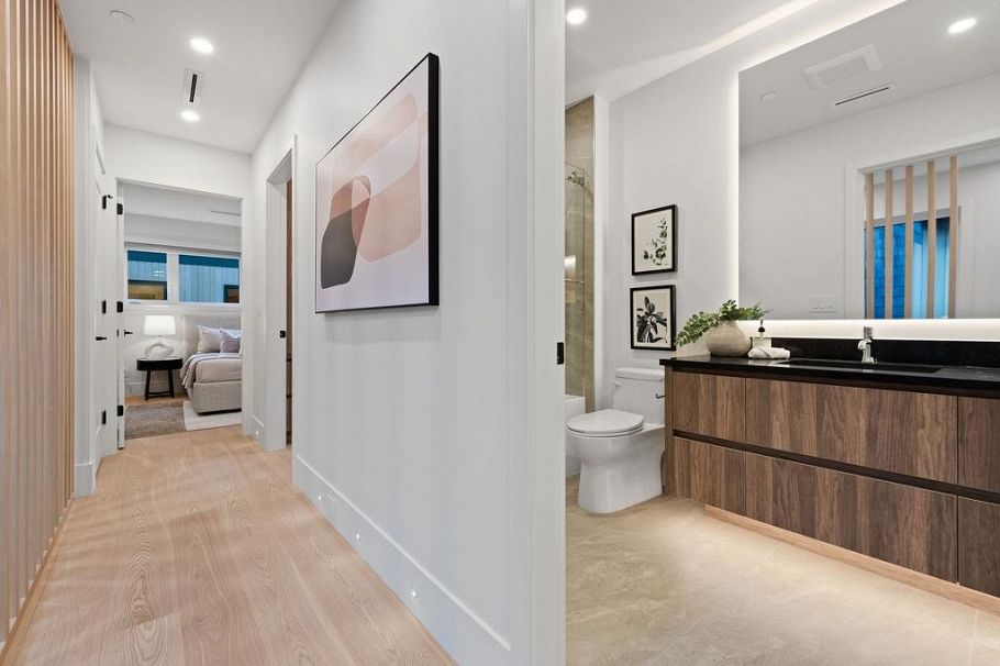 5032 Granville Street Vancouver, BC - 19