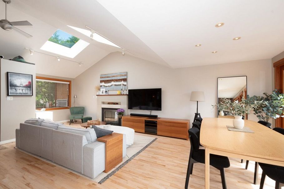 1185 Cloverley Street North Vancouver, BC - 7