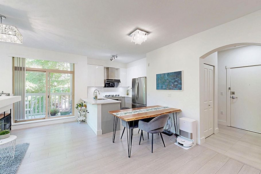 211 2083 W 33rd Avenue Vancouver, BC - 11