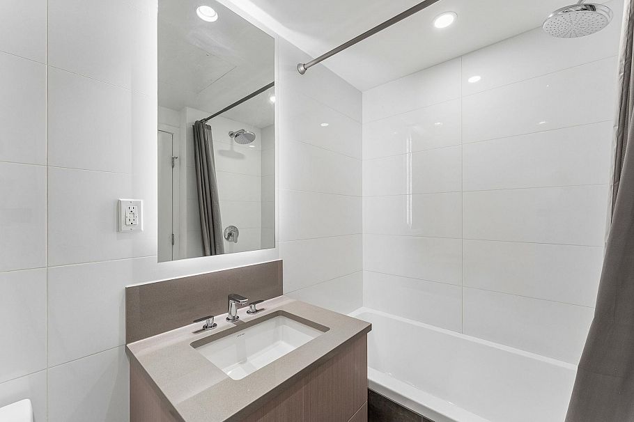 202 1675 Lions Gate Lane Vancouver, BC - 15
