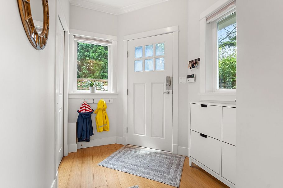 357 W 11th Avenue Vancouver, BC - 7