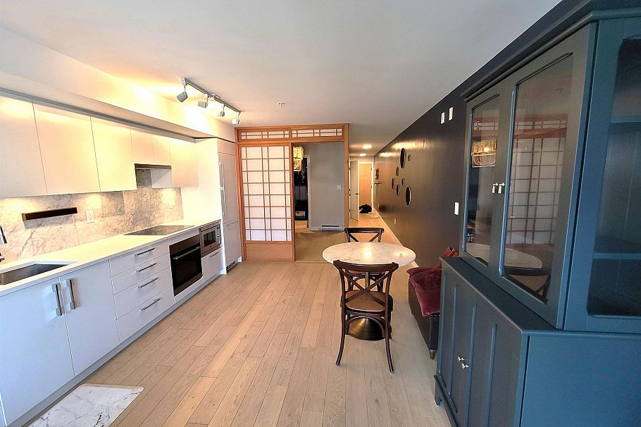 211 2508 Fraser Street Vancouver, BC - 4