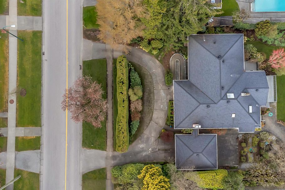 1549 W 33 Avenue Vancouver, BC - 33