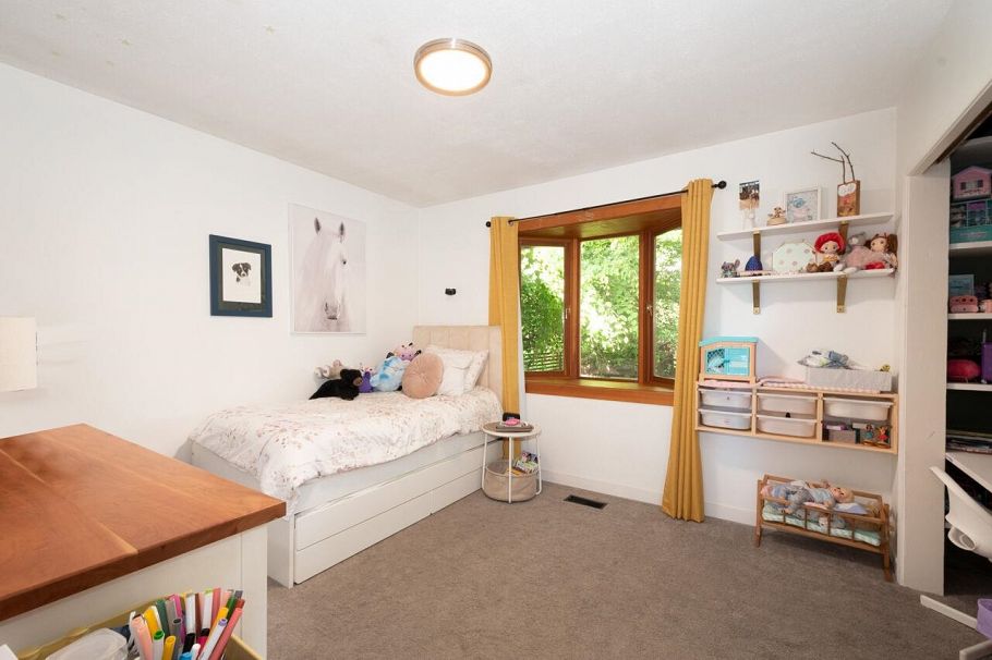 1185 Cloverley Street North Vancouver, BC - 18