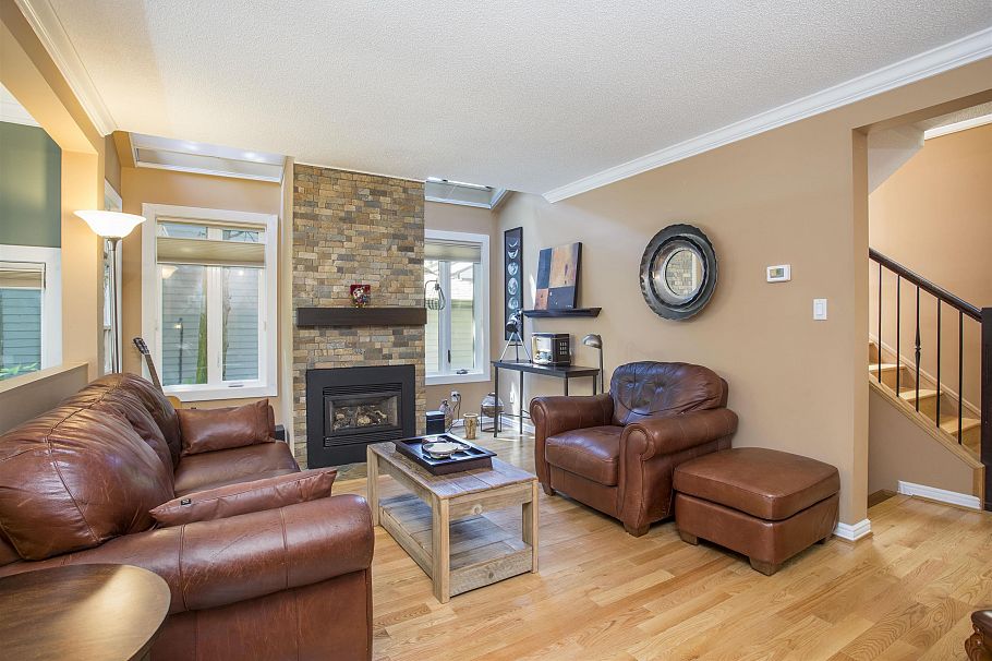 1989 Cedar Village Crescent North Vancouver, BC - 2