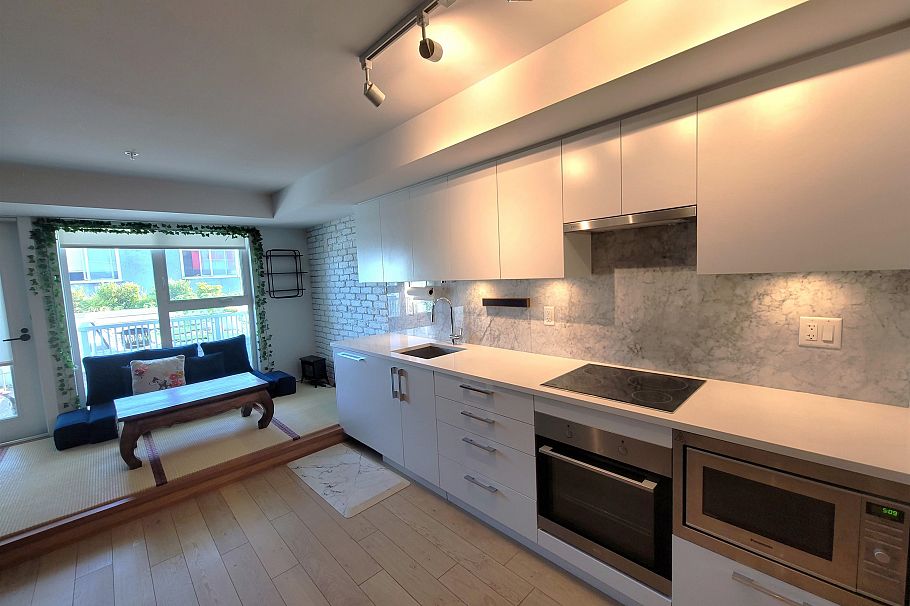 211 2508 Fraser Street Vancouver, BC - 2