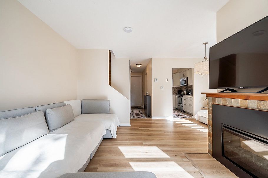42 900 W 17th Street North Vancouver, BC - 8