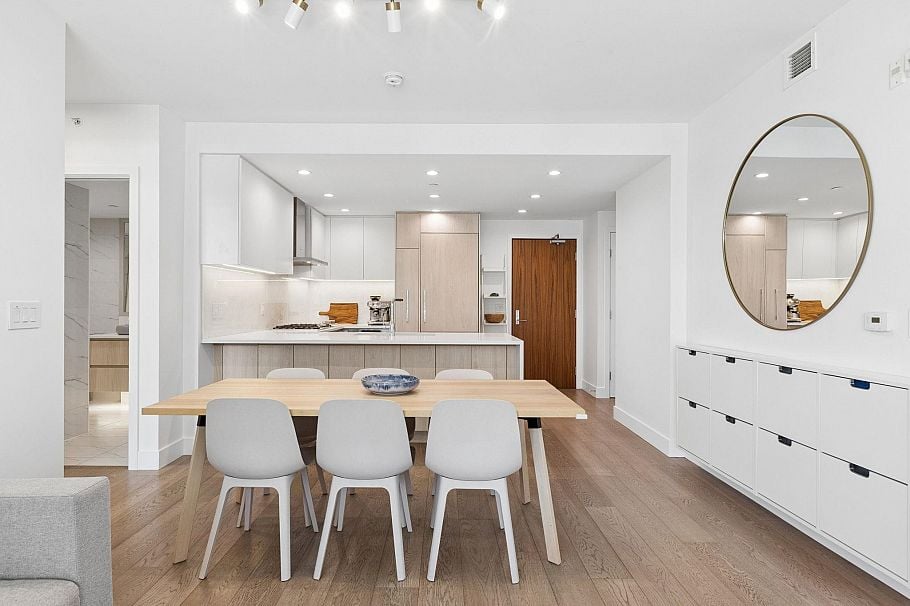 208 177 W 3rd Street North Vancouver, BC - 5