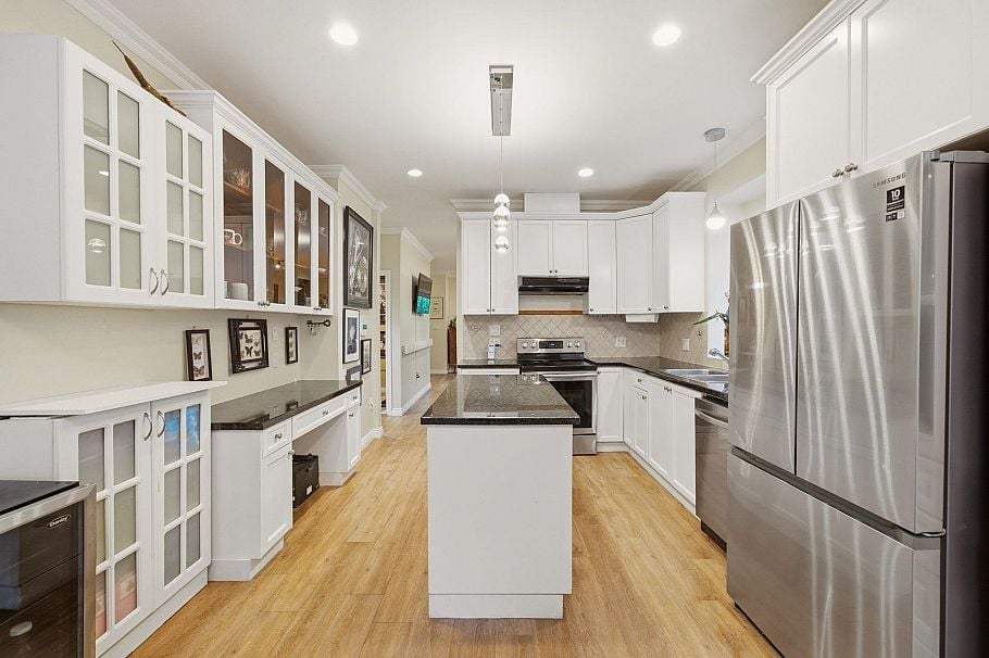 562 W Keith Road North Vancouver, BC - 7