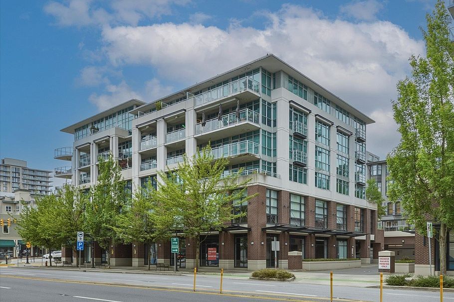 303 100 E Esplanade North Vancouver, BC - 26
