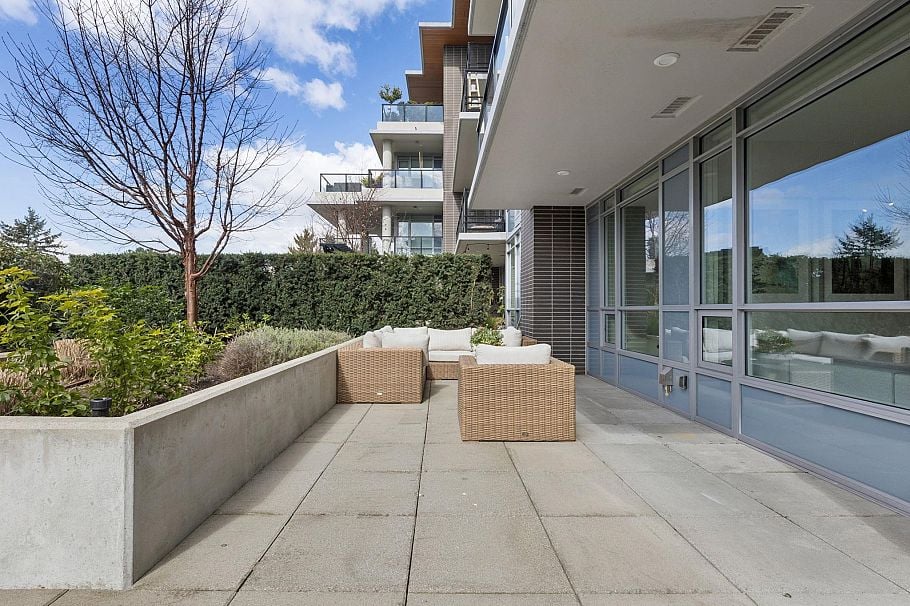 208 177 W 3rd Street North Vancouver, BC - 27