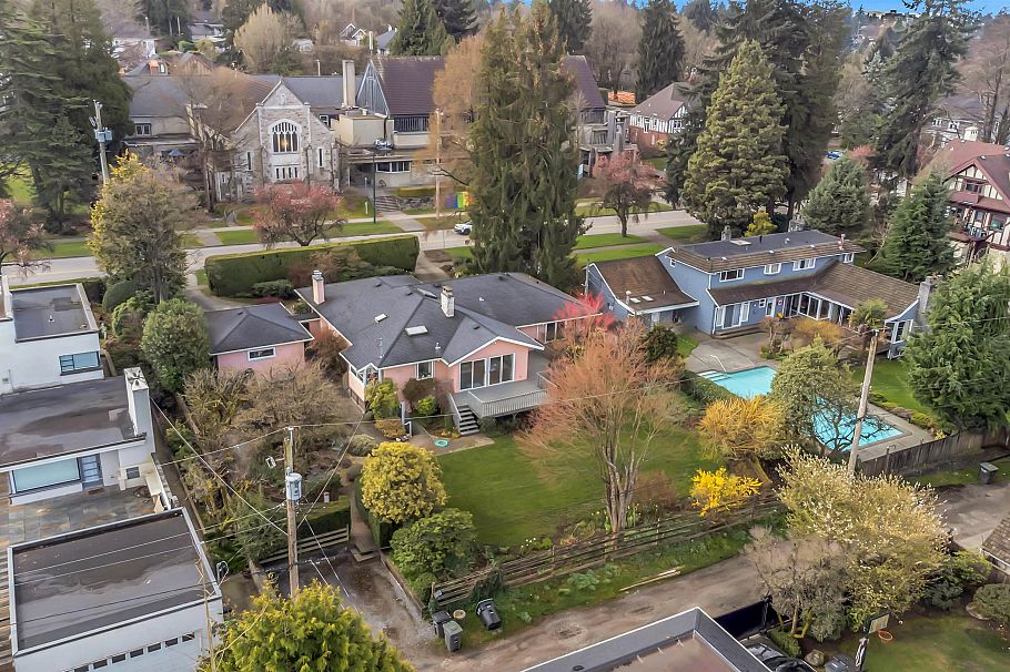 1549 W 33 Avenue Vancouver, BC - 34