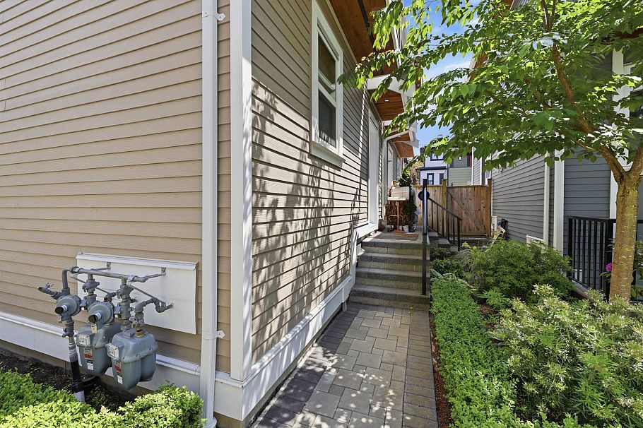 2316 Brock Street Vancouver, BC - 24