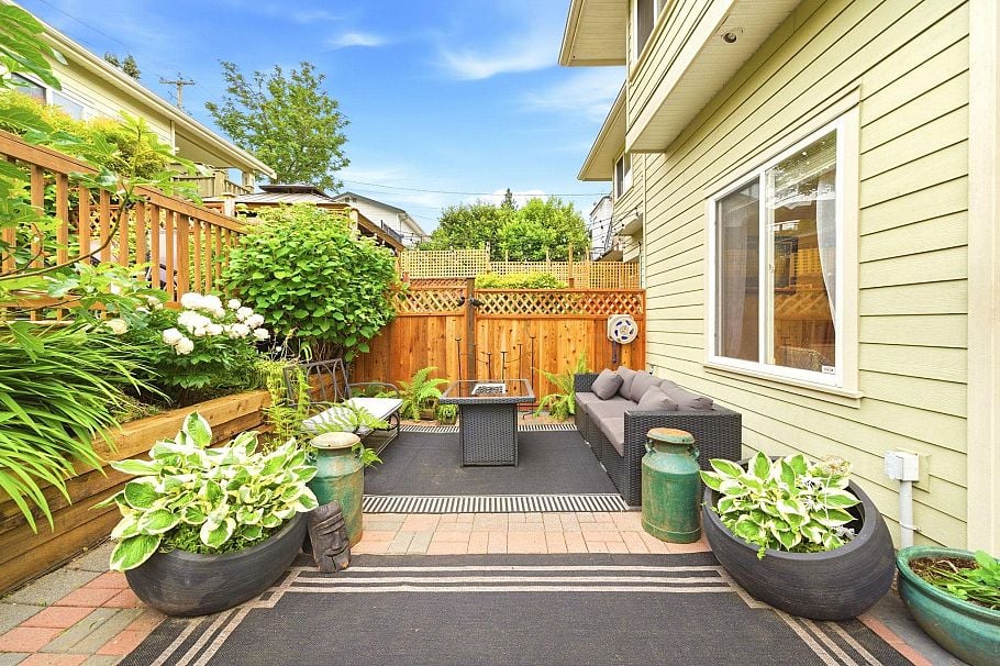 562 W Keith Road North Vancouver, BC - 23